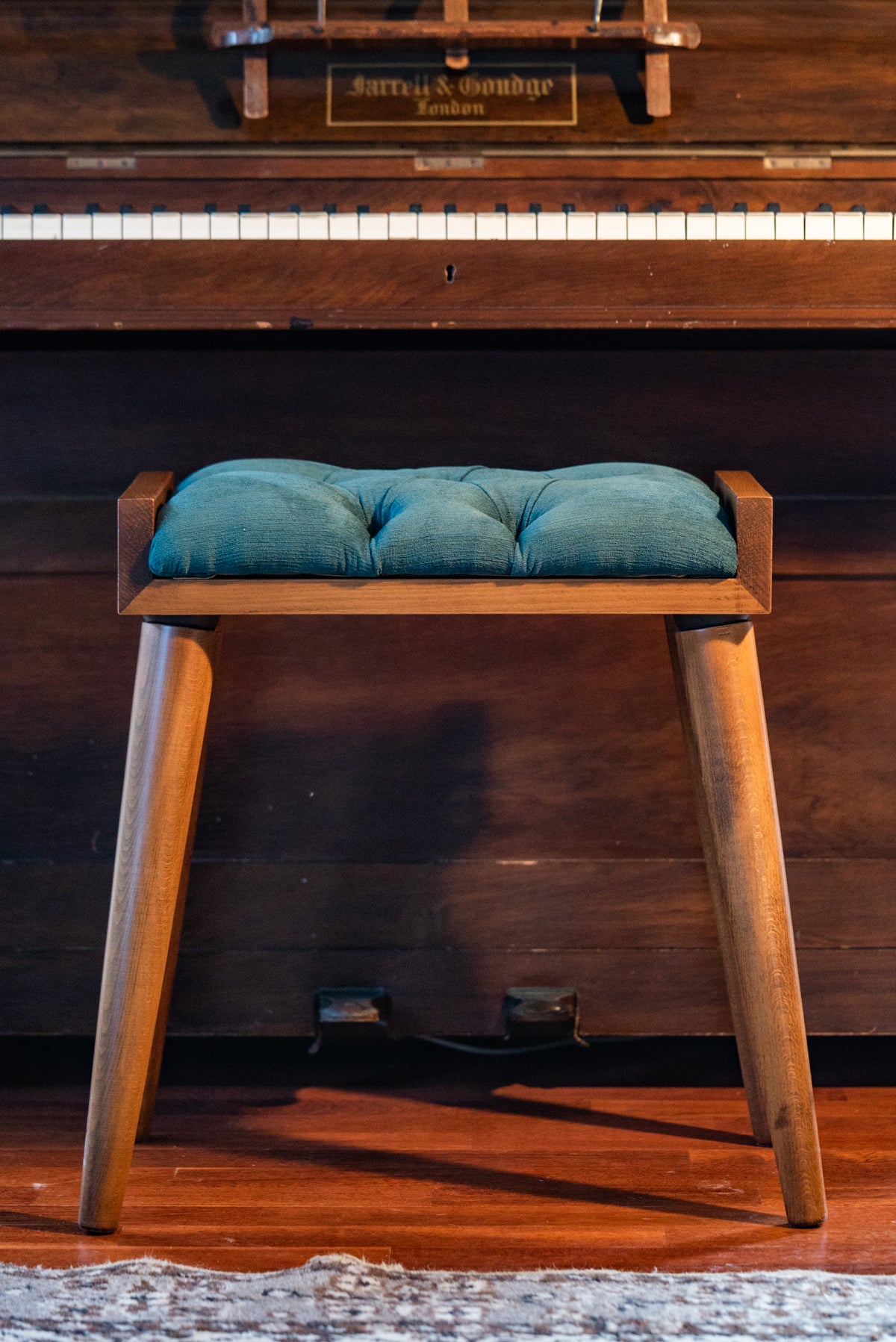 Solid Wood Piano Bench with Leather Upholstered Seat – Wooden Keyboard Stool